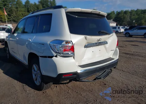 2011 Toyota Highlander Base V6 из США, поврежденный, VIN 5TDBK3EH4BS045865